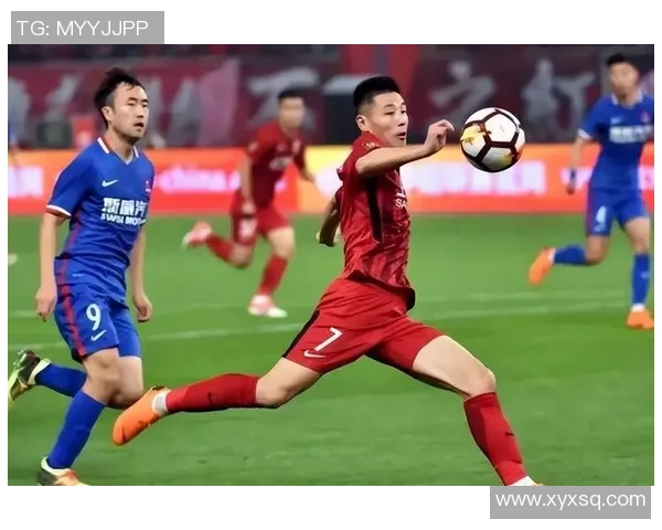 足球明星经典动作教学全解析带你掌握赛场上炫酷技巧